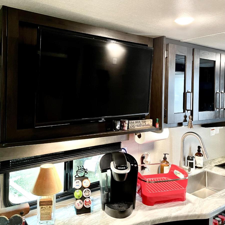Pet Friendly Graham Home Route 66 At The Mistletoe Farm Bagian luar foto