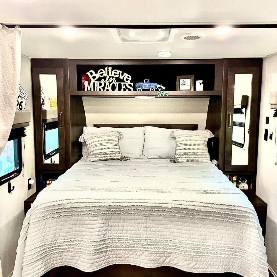 Pet Friendly Graham Home Route 66 At The Mistletoe Farm Bagian luar foto